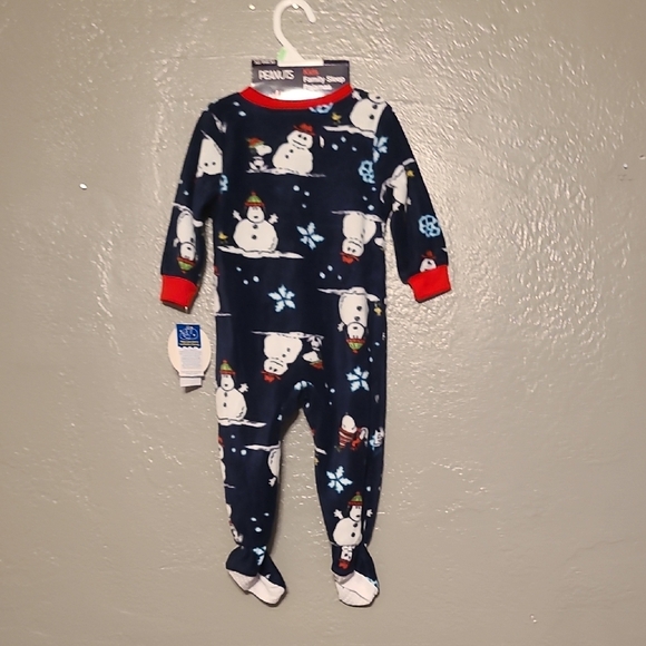 Peanuts Snowman Footie Pajama - Navy and Red NWT 18 Months - Picture 4 of 9